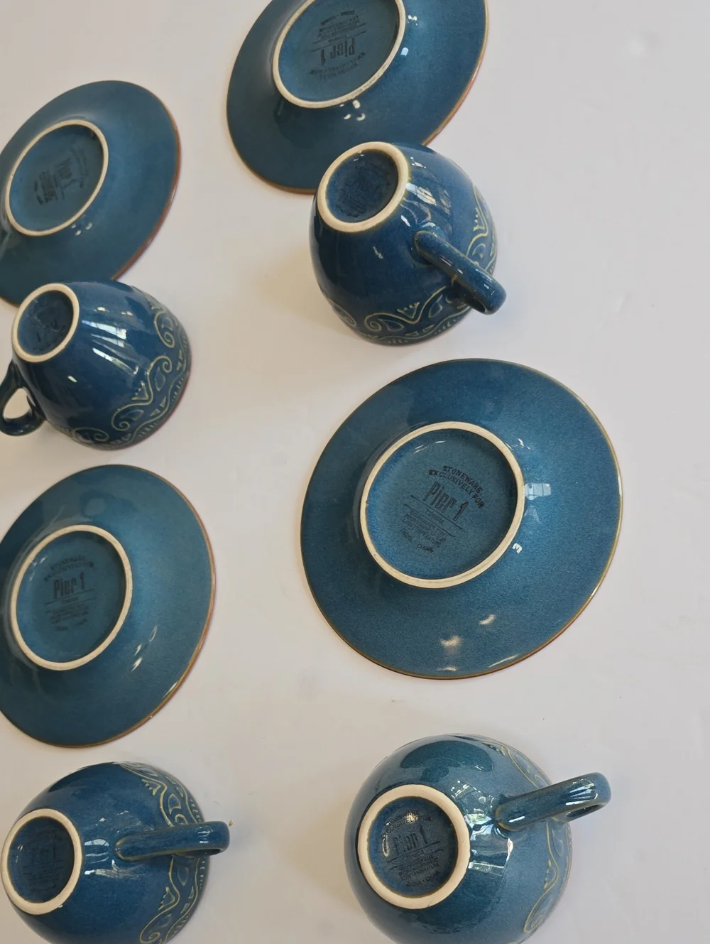 Pier 1 Set Of 4 Tunisia Cups Saucers Stoneware Blue Scroll Pattern Retired